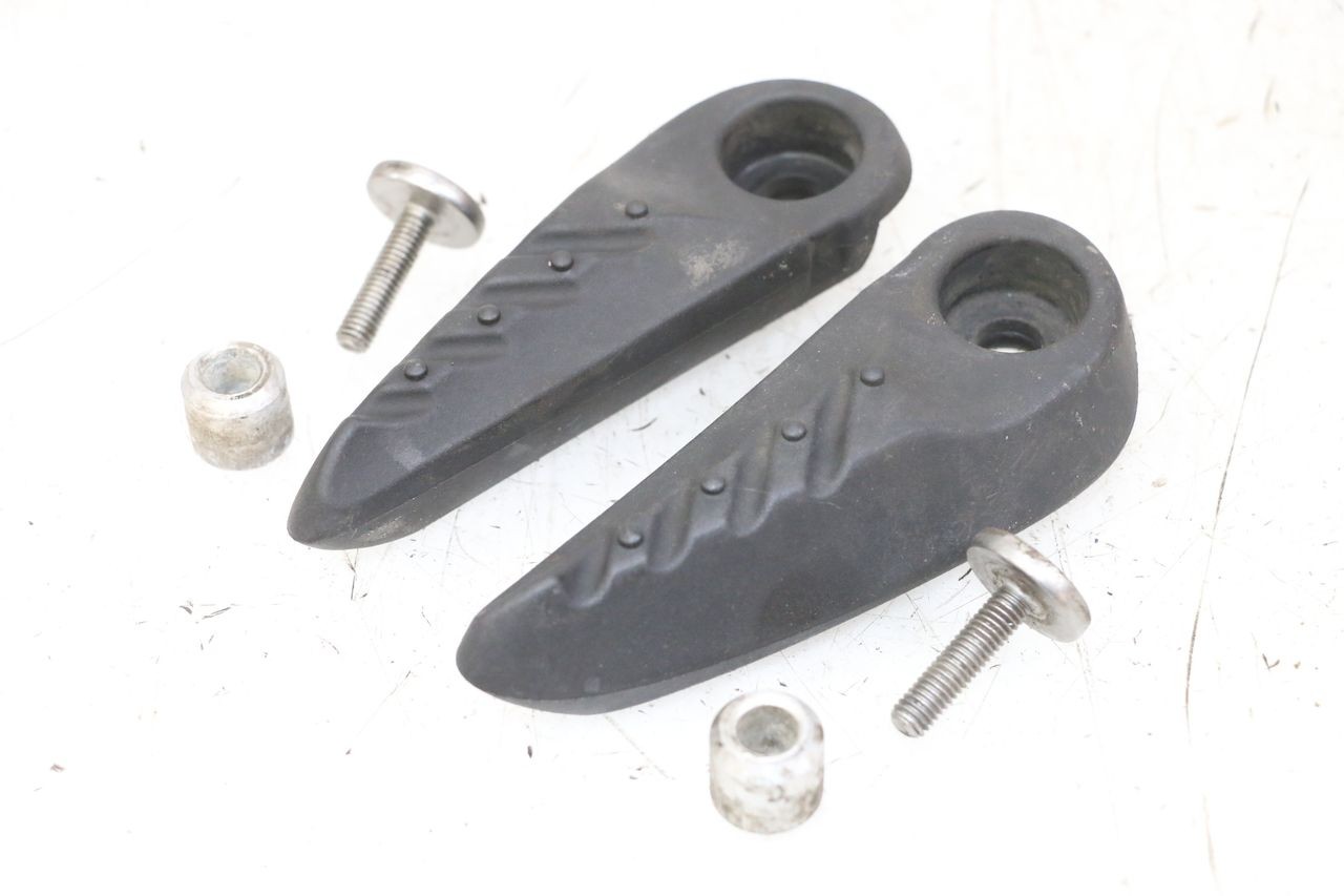 PAIR OF REAR FOOTRESTS - YAMAHA NEO'S 4T 50 (2008 - 2016)