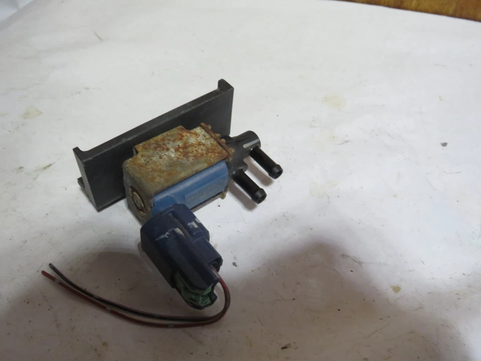 Nissan Frontier 2000 3,3 L interruptor de vacío válvula sensor solenoide VSV fabricante original Foto 4 de 4