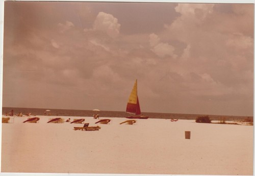 Ocean Beach Sailboat Tampa FL. Color Photo 3 1/2"x 5" 1981 - Picture 1 of 2