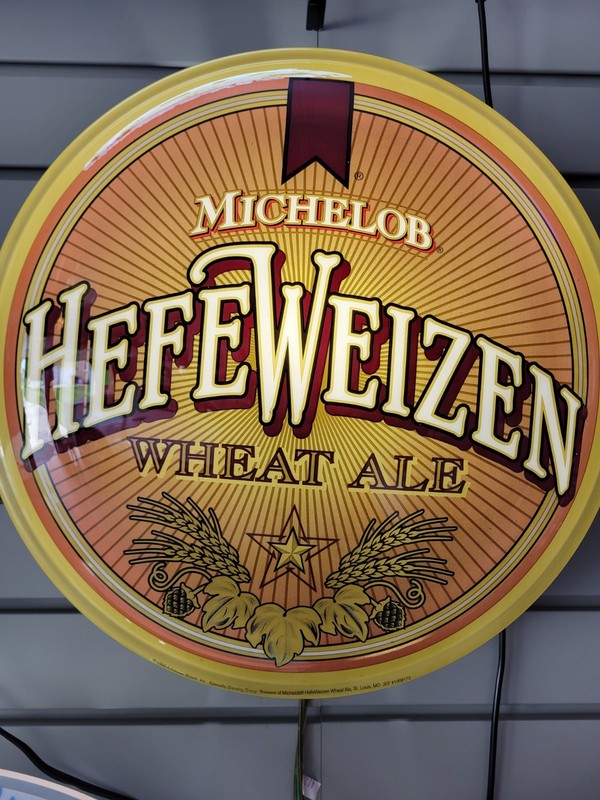 Vintage Michelob HefeWeizen Beer Lighted Sign 15" Diameter 1999