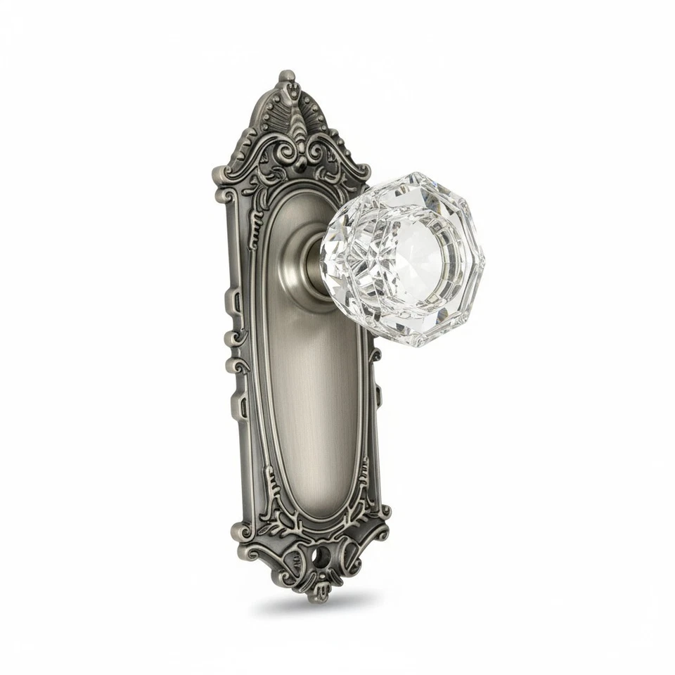 NOSTALGIC WAREHOUSE VICTORIAN ANTIQUE CRYSTAL DOOR KNOB W / HARDWARE LONG PLATE - Image 2 of 4