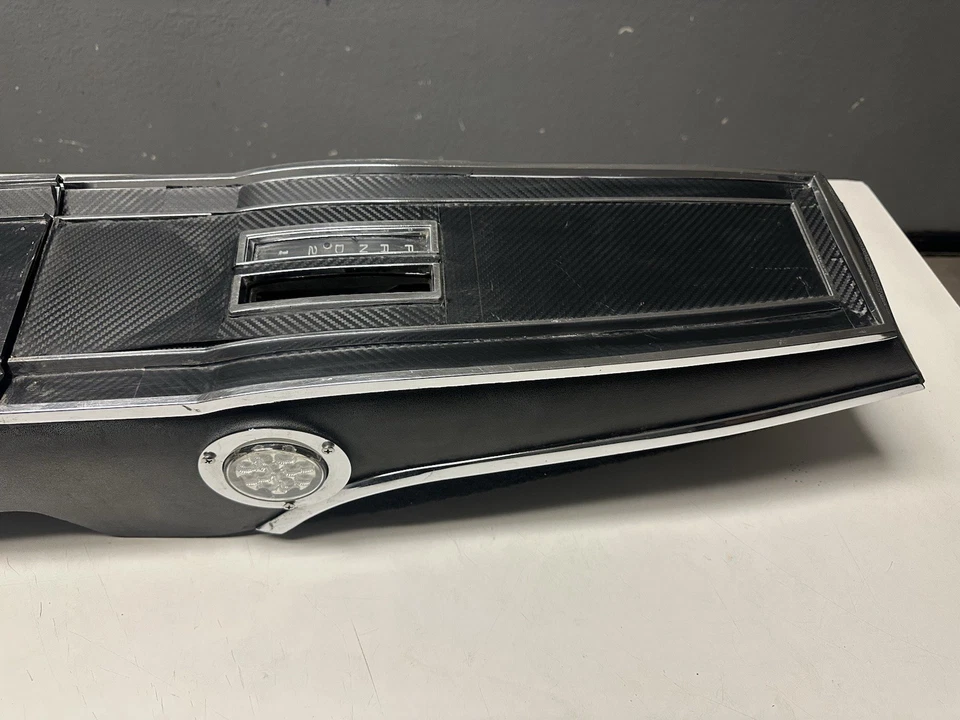 Dodge Charger Road Runner 1967-68 consola automática  Foto 2 de 4