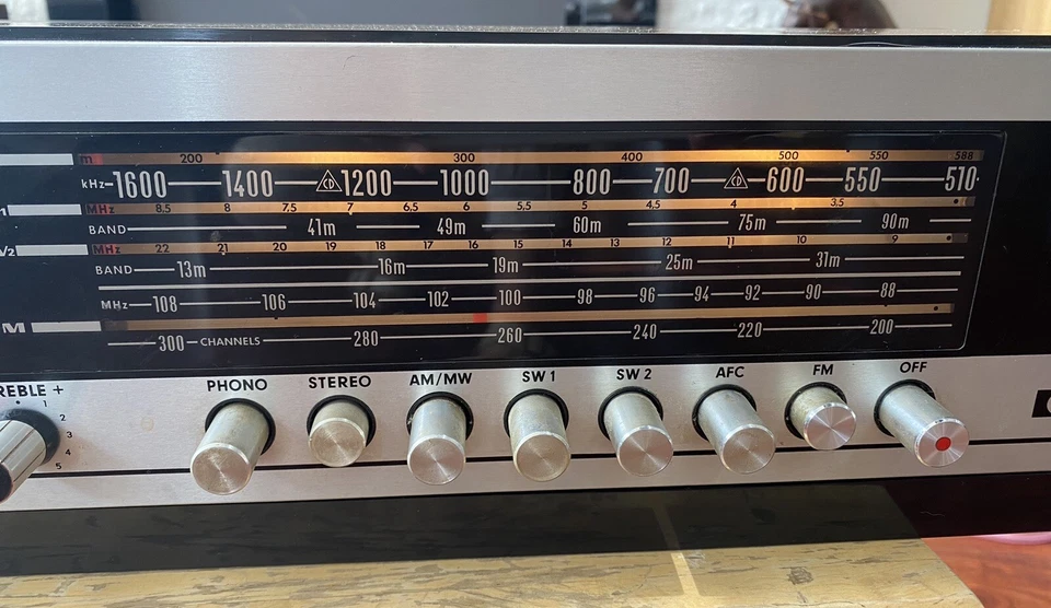 Grundig Receptor Vintage RTV 380 Receptores Estéreo Vintage Foto 2 de 4