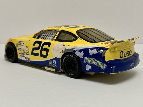 Johnny Benson #26 NASCAR Cheerios 1:24 Scale Hot Wheels 1997 Diecast Used - Picture 8 of 13