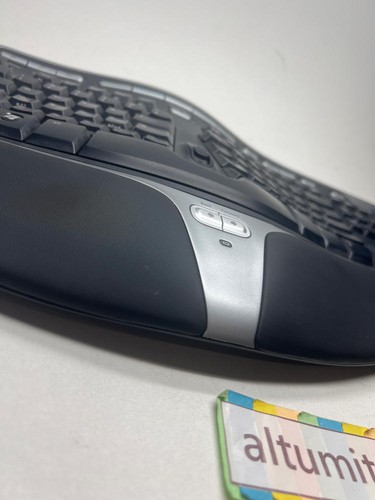 Microsoft Natural Ergonomic Keyboard 7000 Model 1118 EUC MUST SEE NO DONGLE - Picture 3 of 14