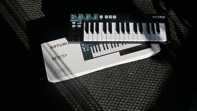    Arturia KeyStep Black Edition USB-Keyboard, MIDI InOut, CV Gate, Sync
