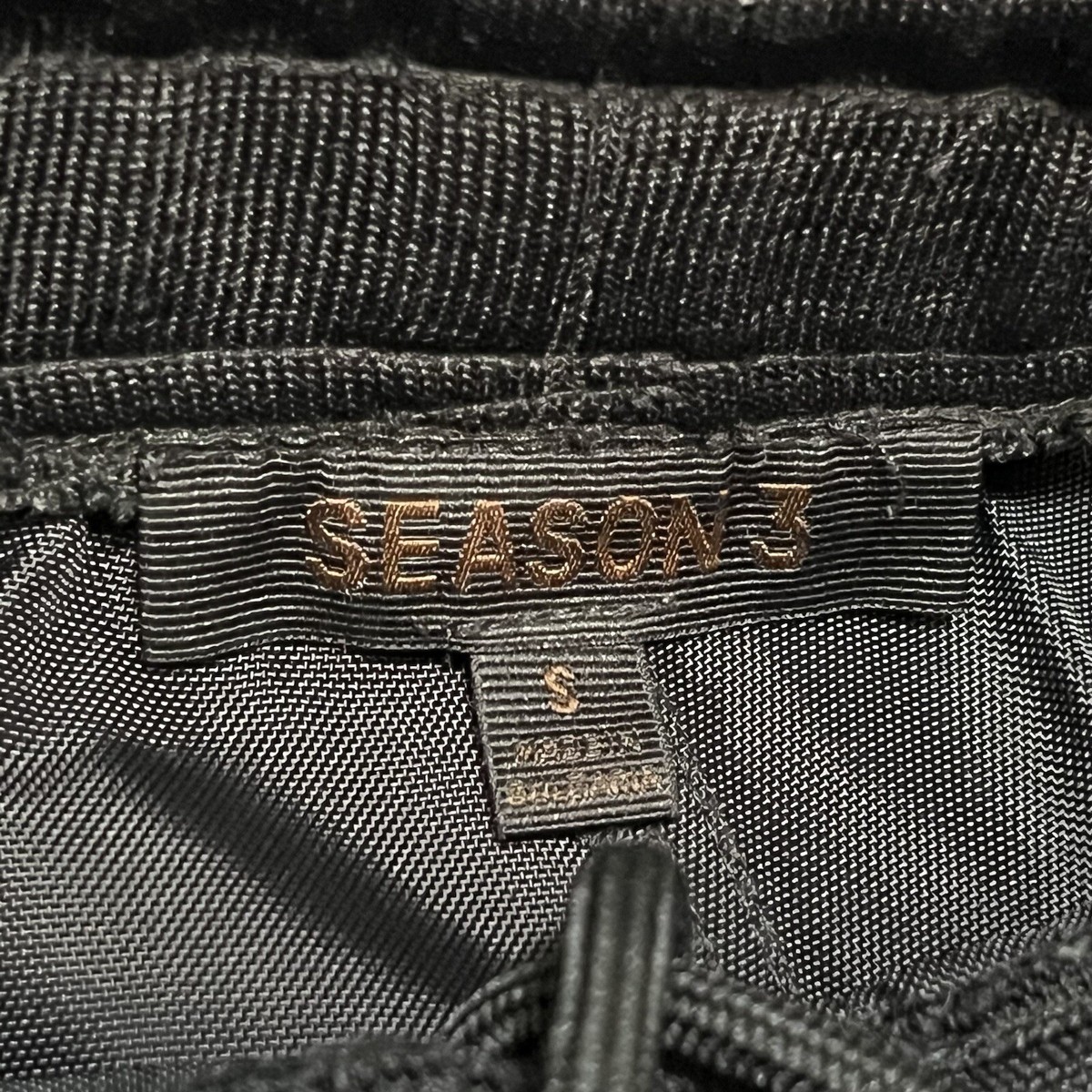Yeezy Season 3 Tyvek Jogger True Onyx Men's Size Small Black Yeezy Season 3 Tyvek Jogger True Onyx Men's Size Small Black