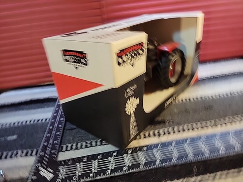 Massey Ferguson 1150 w/NF 1/16 Diecast Farm Tractor Replica By SpecCast - Picture 4 of 7