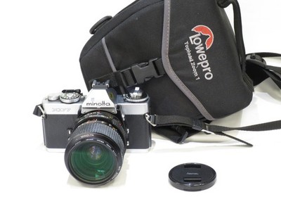 Minolta XD7 mit Minolta MD Zoom 3,5/35-70mm, klassische analoge Spiegelreflex