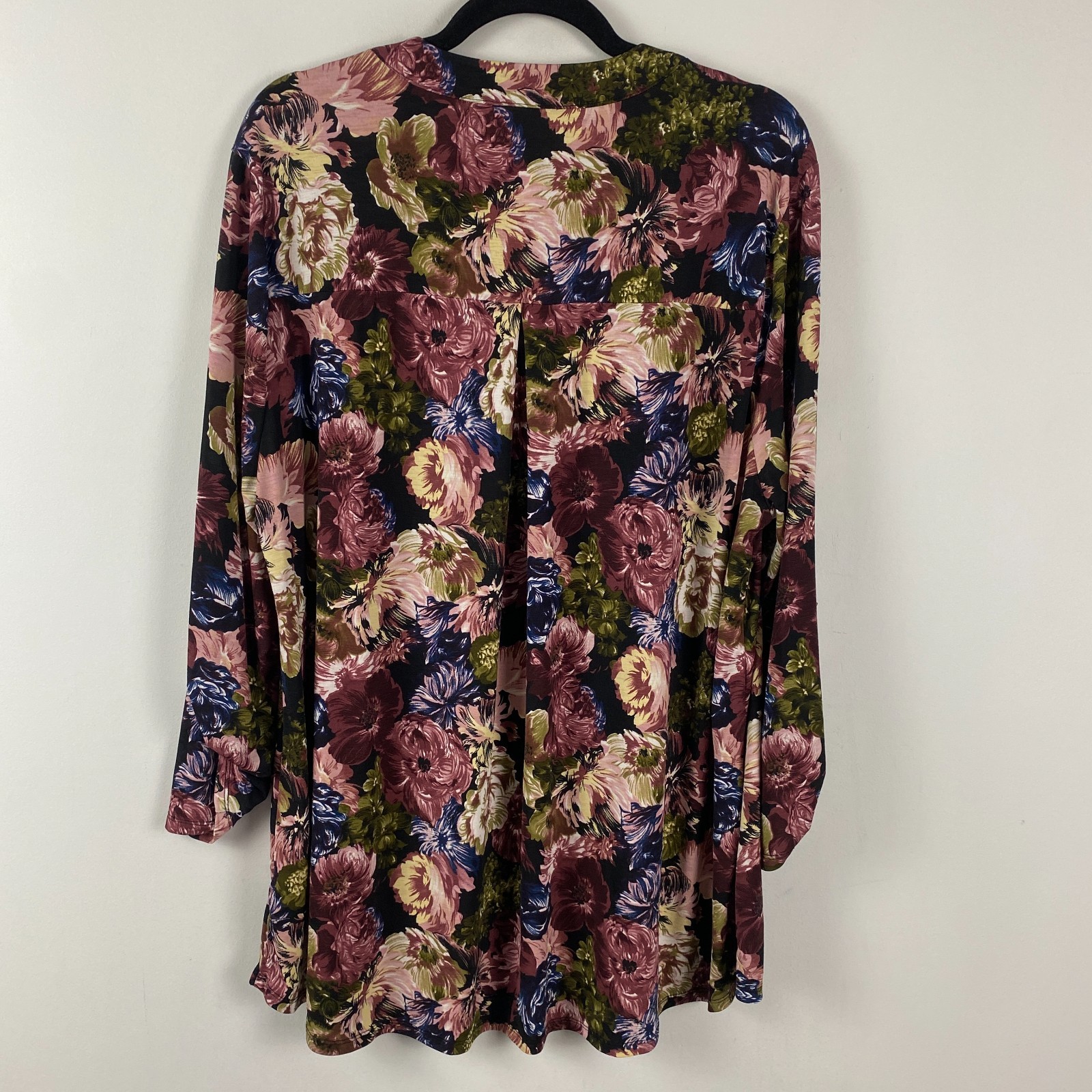 Dear Scarlett Lizzy Blouse Size 2X Tunic Stretch Split Neck Floral Multicolor