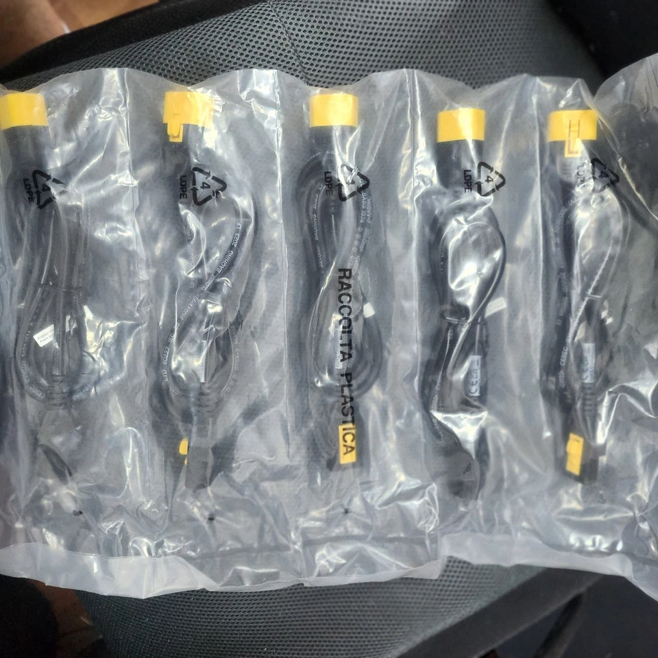 APC AP8704S-WW C13 to C14 Power Cord Kit - 6 Power Cords with Locking - NEW! - Image 3 of 3