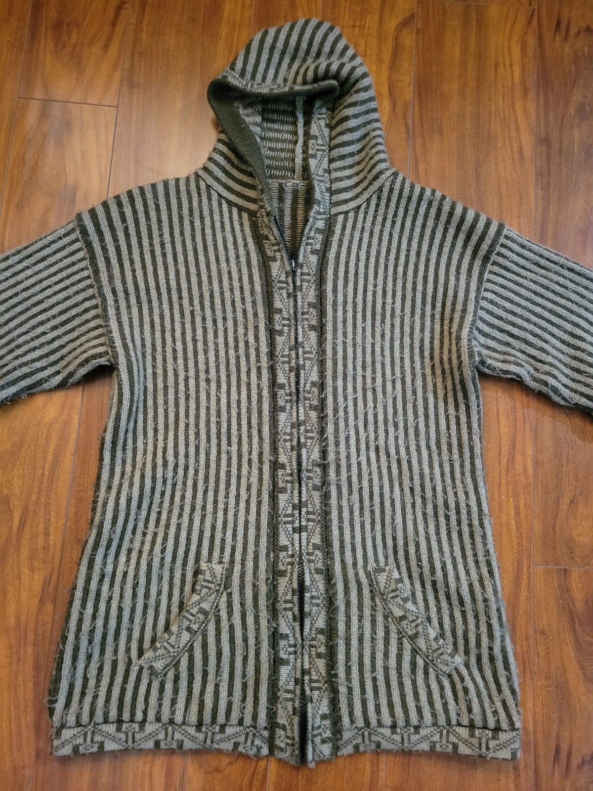 Handmade Peruvian Green Alpaca Jacket, Size Medium - image 1