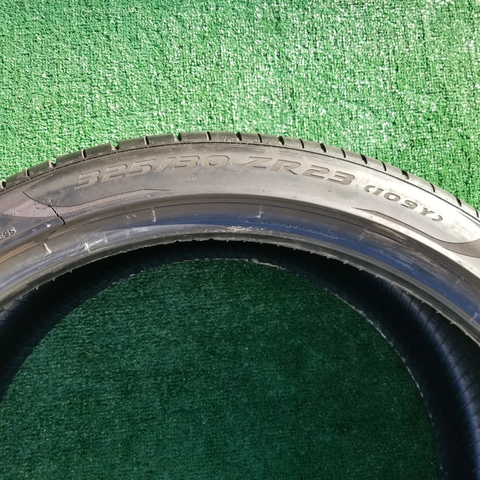 325/30R23 Pirelli P Zero Tire PZ4 Lamborghini Urus 325/30ZR23 325 30 23 80% 7/32