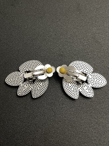 Fancy Foliage - Green - Paparazzi Accessories Clip-On Earrings - Picture 4 of 6