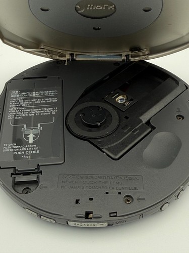 SONY WALKMAN D-E990 Silver Portable CD Player G-Protection JP - Very Good - Picture 5 of 16