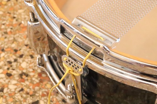 Tambor Slingerland 5,5x14" 3 capas 6 orejetas COB aros vintage años 60 negro perla - Imagen 12 de 17