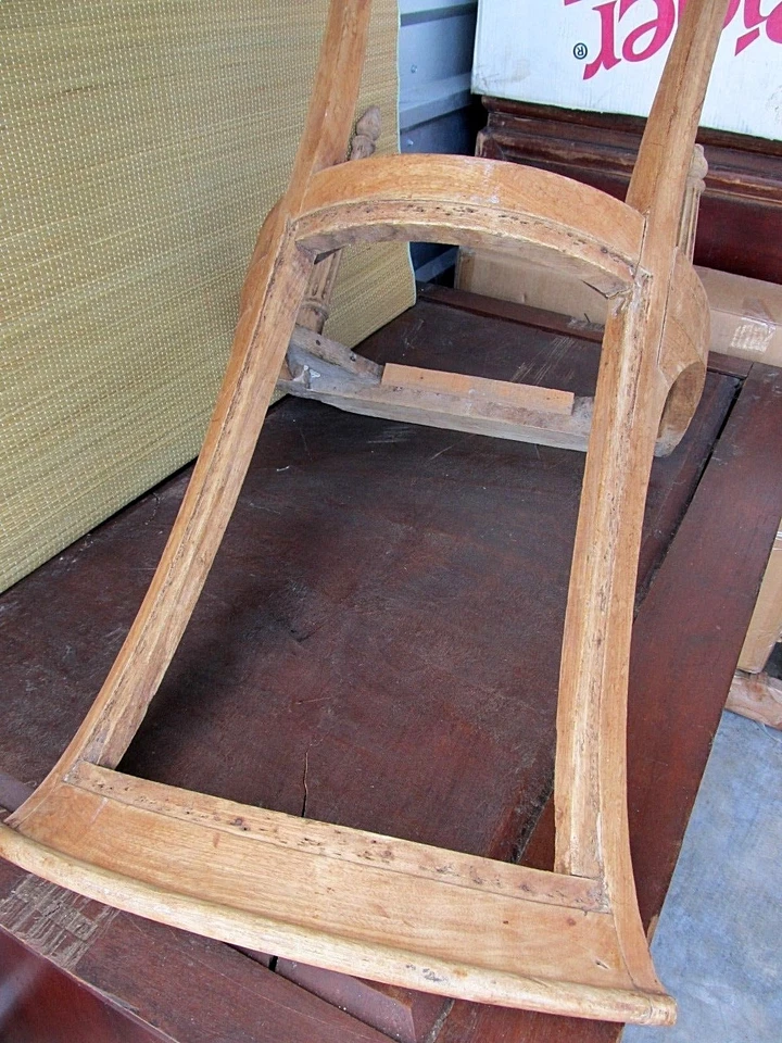 Silla Francesa Antigua Luis XIV XIIII Período Parece Auténtica. Foto 3 de 4