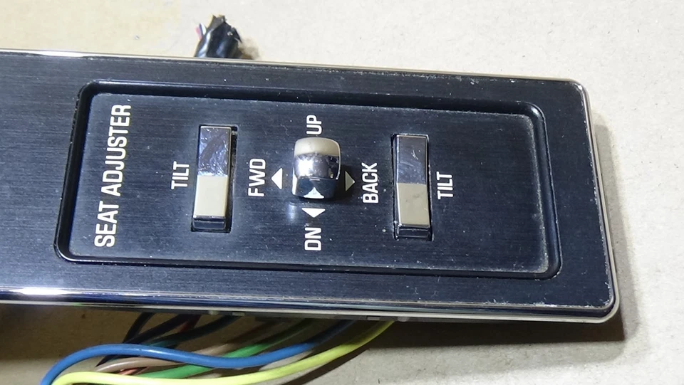 1993-1996 Cadillac Fleetwood Brougham Passenger Side Power Window Switch — 第 2/4 张图片