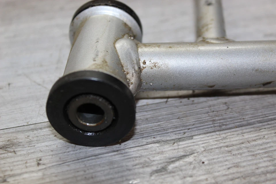 Polaris Rmk 600 700 900 2006 brazo de control delantero superior izquierdo  Foto 2 de 4