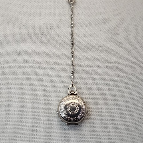 Vintage Locket Necklace Four Panel Photo Round Etched Silver Tone Y-Drop 17" - Picture 15 of 20