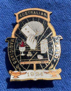 1924 AUSTRALIAN MAGICIANS CLUBS Enamel Lapel Badge 22mm across by AMOR.