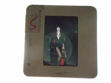 ELVIRA CASSANDRA PETERSON SEXY HORROR HOST GOTH F SLIDE/TRANSPARENCY movie photo