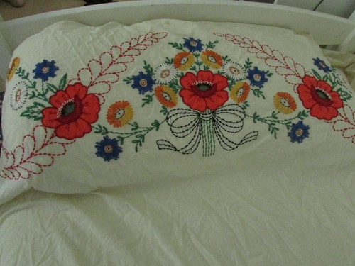 Beautiful Vintage Wedding Double BEDSPREAD Applique & Heavy Embroidery Near MINT - Picture 3 of 19