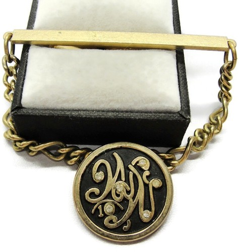 Clip de corbata de cuello deslizante de colección 2 1/2" Weight Watchers con cadena tono dorado con pedrería - Imagen 2 de 6