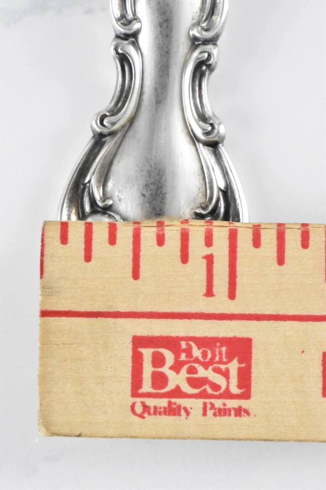 Cuchara para servir perforadora de plata de ley de 8-3/4" barroca española de caña y cartón (1965) Foto 4 de 4