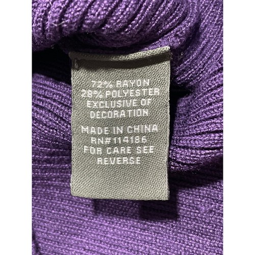 Suéter morado 89th & Madison para mujer talla pequeña cuello barco manga larga con cordones - Imagen 7 de 9