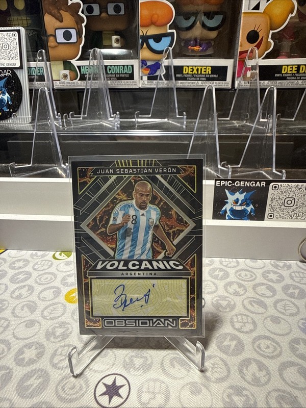 2022-23 Panini Obsidian Argentina Volcanic Auto Juan Sebastian Veron GOLD 9/10