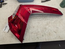 Passenger Right Tail Light Fits 15-18 VOLVO V60 812869