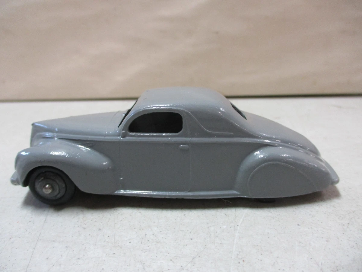 Dinky Toys 532 - Lincoln Première - Meccano France 1959-1965 - Bleue - 1/43