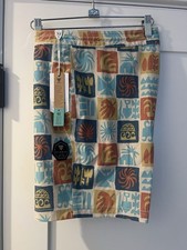 Vissla Size 32 17.5 Print New Trunks