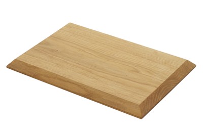 Eichen Schneidebrett   30x20 cm mit Aussparung für das Schneiden und Servieren