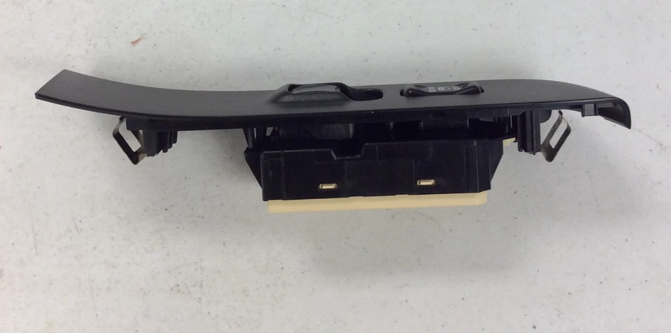 Interruptor de ventana eléctrica estándar DWS122 NUEVO Isuzu Rodeo (04-01) Foto 3 de 4