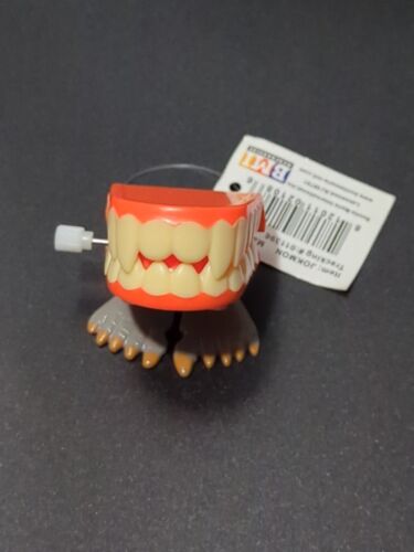 NEW Wind Up Chattering Teeth Toy Vampire Dracula Mouth 2" NWT Gag Gift Novelty