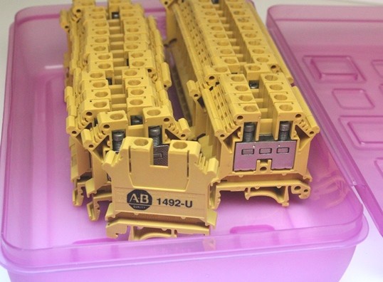 32 # UK10 Phoenix Contact Terminal Blocks, Allen Bradley--1492-U, F2