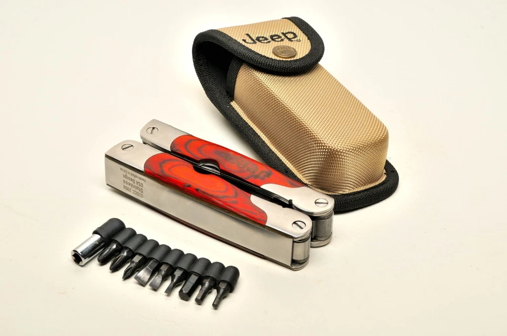 Multi Tool with Jeep carrying case