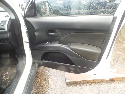 MITSUBISHI OUTLANDER ZG-ZH 11/2006-10/2012 MUD FLAPS LEFT REAR - Picture 6 of 12