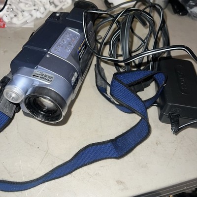 Sony Handycam DCR-TRV250E Digital 8 Camcorder Video Camera battery and charger