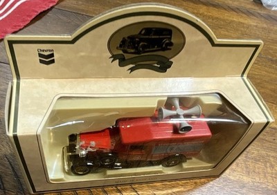 Lledo Days Gone 1:64 Standard Oil Announcer Car Chevy 1930 Diecast Red Box