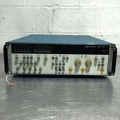GigaTronics 1026 Synthesized Signal Generator 102601 - Picture 6 of 6