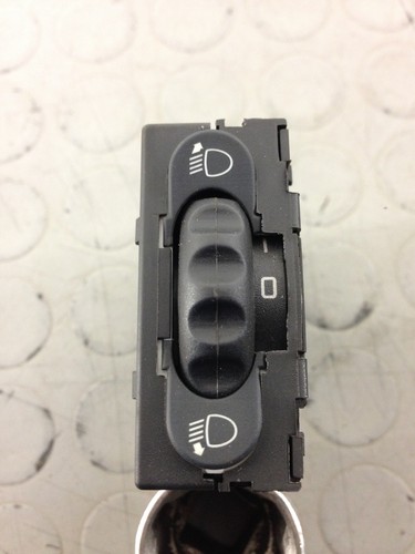 RENAULT Megane Sw (1999) Gruppe Steuerung Reg LED Scheinwerfer Vorne 7700430218