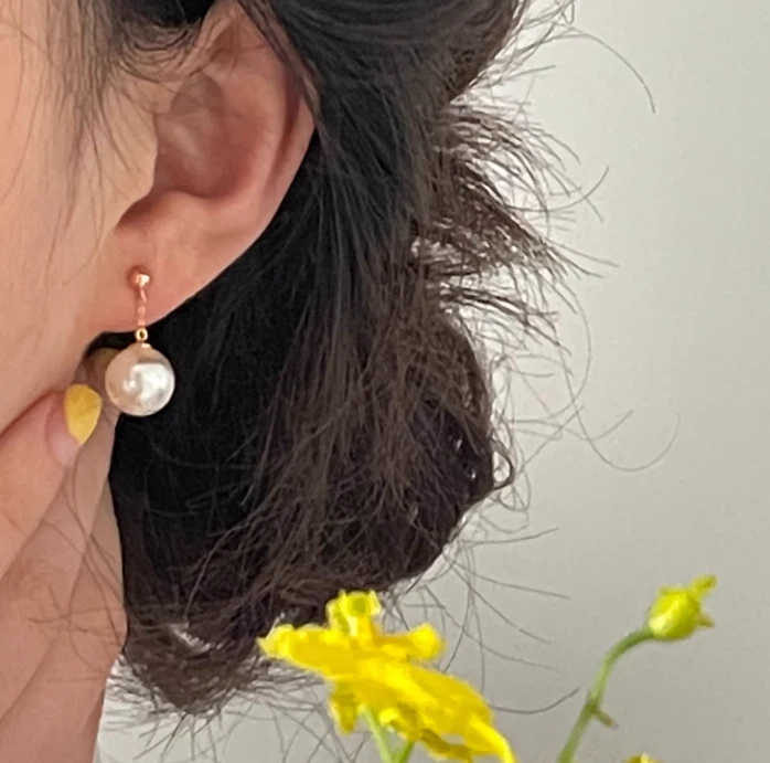 Natural AAA south sea 8-9mm white round pearl earrings 14k Gold dangle earring - Image 2 of 4