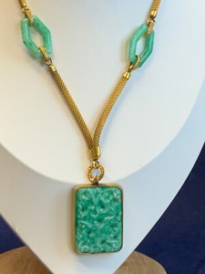 Authentic Vtg Gold Plated Jade Necklace 32" Fashion Jewelry Carved Stone Pendant
