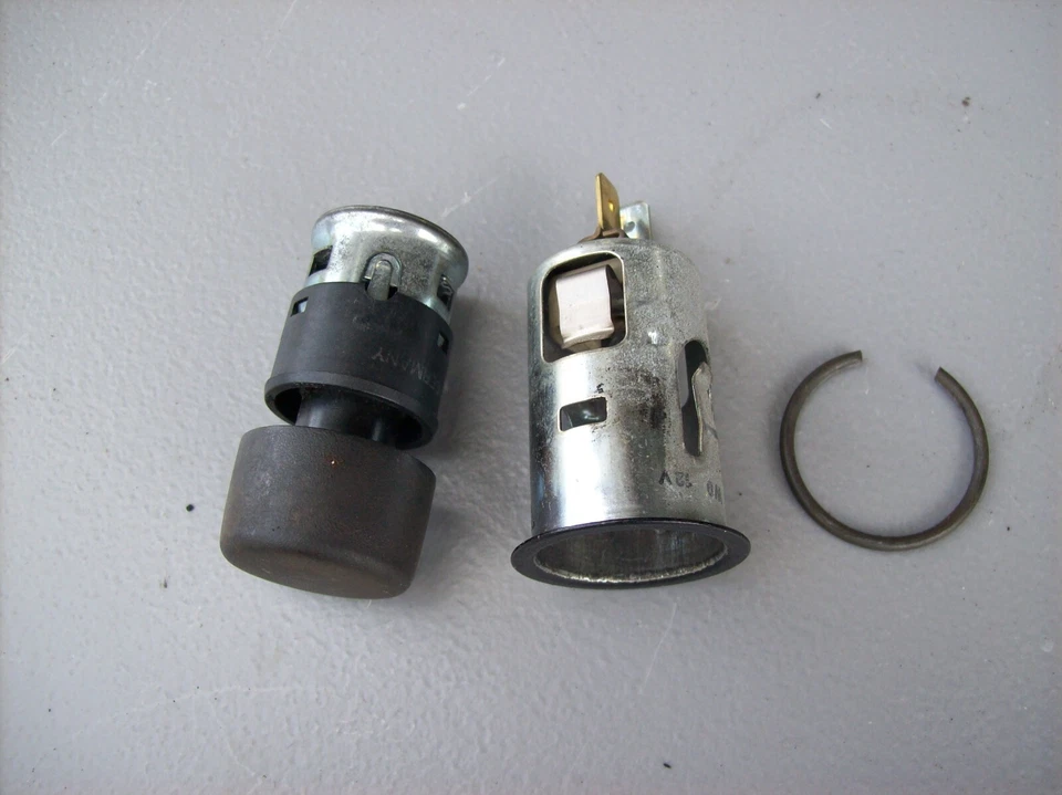 PORSCHE 944 968 Turbo S2 - Encendedor de cigarrillos con carcasa de calefacción Foto 4 de 4