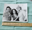 VINTAGE DUKES OF HAZZARD 9x7 BLACK AND WHITE PUBLICITY PHOTO - DAISY, LUKE &  BO — photo 1
