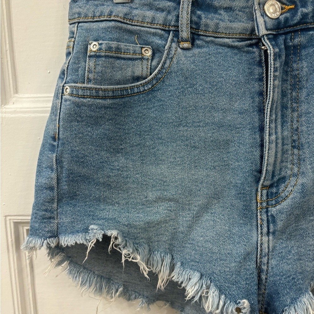 High Rise cut off Sz 4 Zara Denim Shorts thumbnail 10
