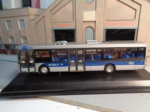 CMNLUkBus 7002 Scania Omnicity Metrobus Fastway Rte 10 Gatwick Airport